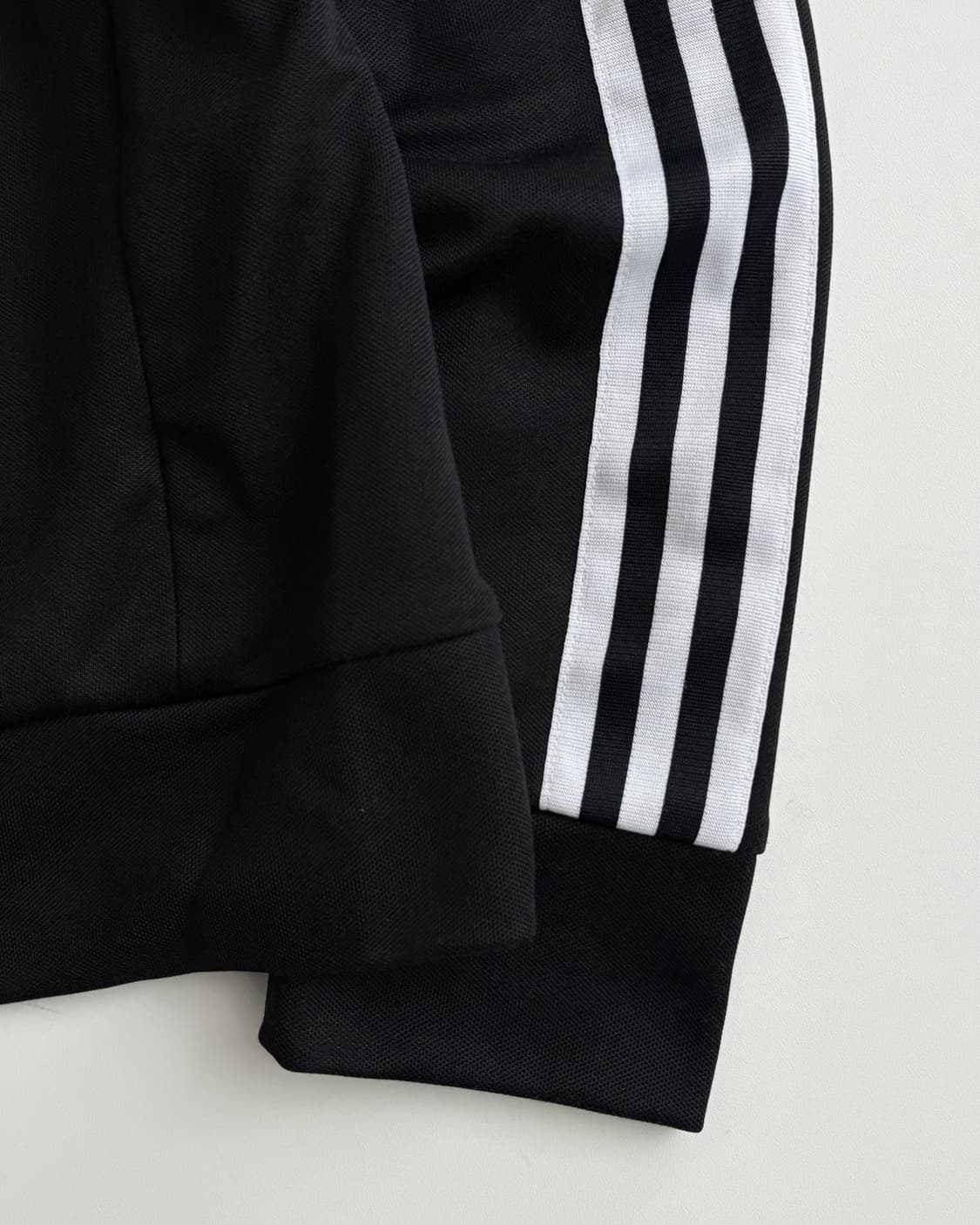 Adidas 아디다스 블랙컬러 안감 레오파드 유로파 트랙탑 상품이미지5