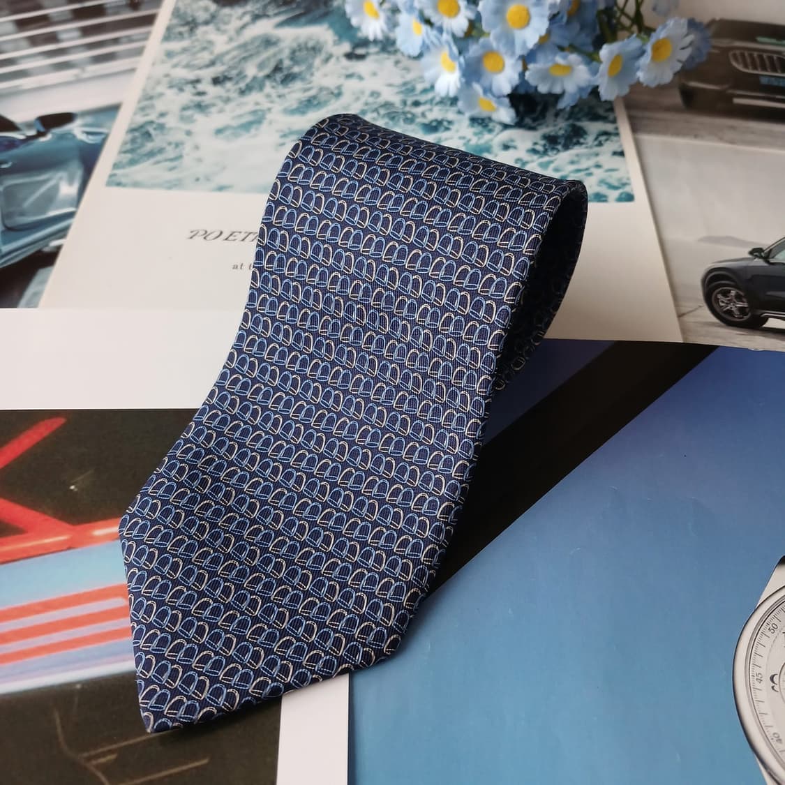 페라가모 실크 블루 간치니 패턴 넥타이 8cm A+등급 A19396
 상품이미지4