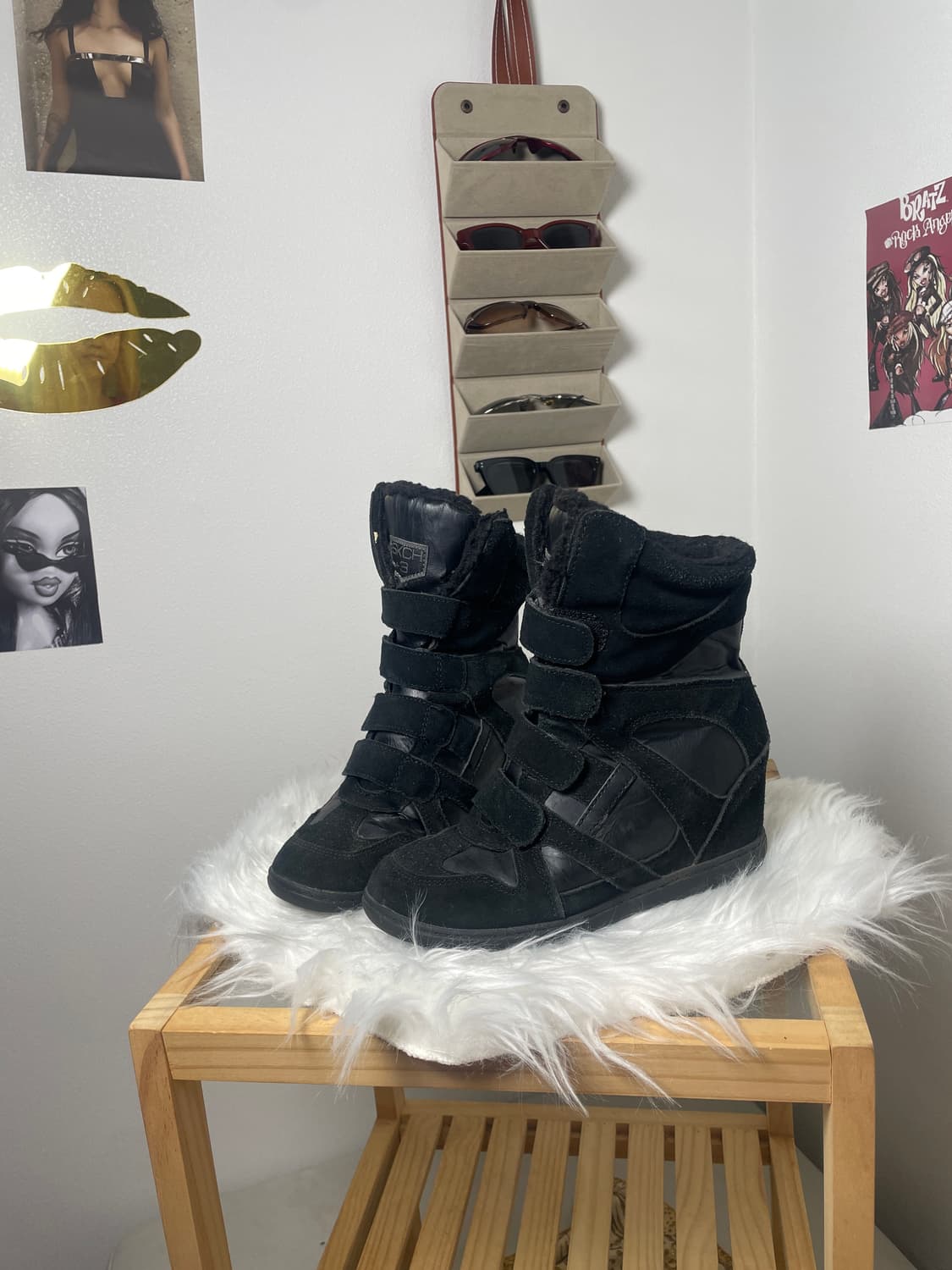 스케쳐스 블랙 히든웨지힐 털부츠 상품이미지1