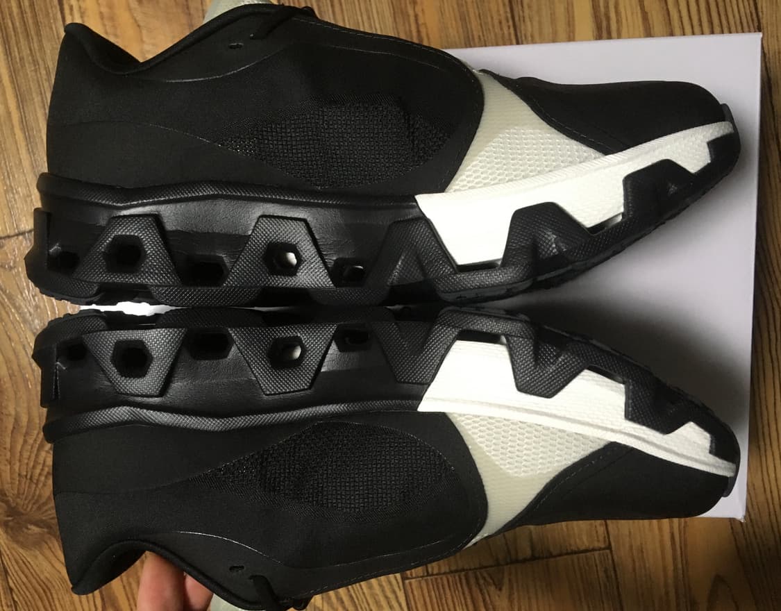 (280)온러닝 파프 클라우드몬스터 하이퍼 블랙 판매합니다 상품이미지4