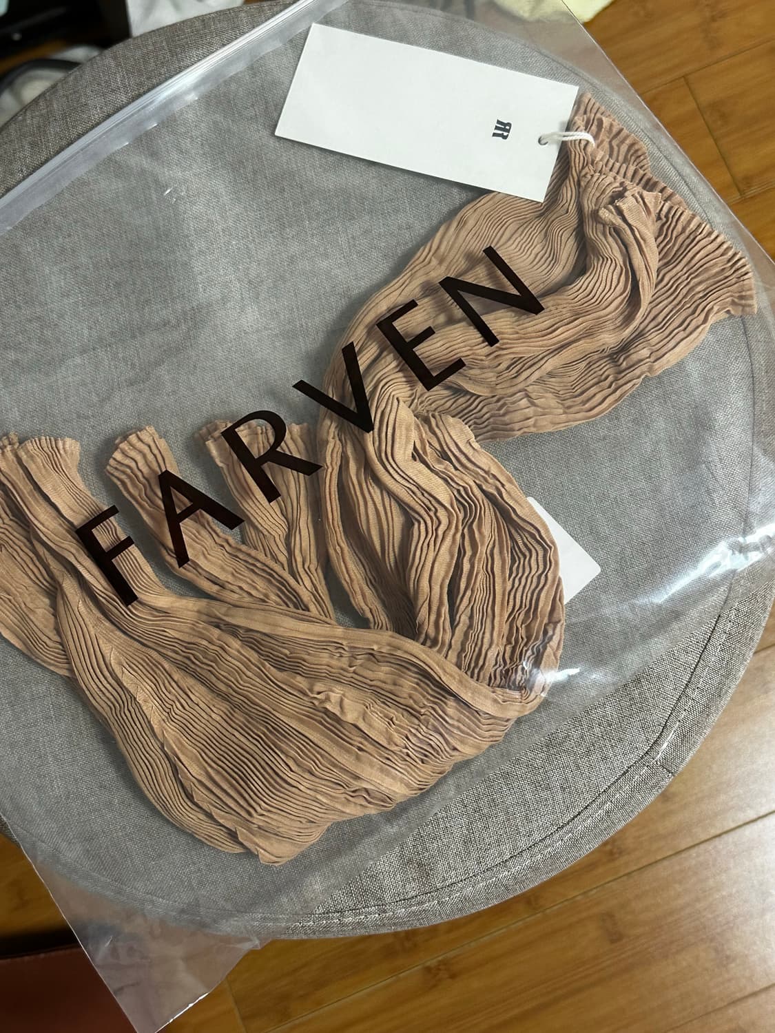 파르벵(fraven)플리츠 블라우스 (살구/회색)새상품 상품이미지4