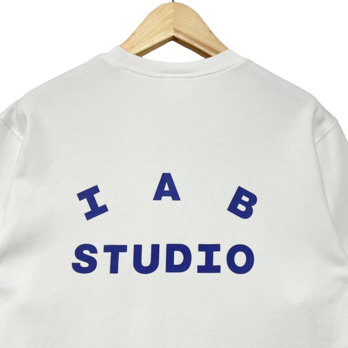 아이앱스튜디오 화이트 반팔 티셔츠 상품이미지4