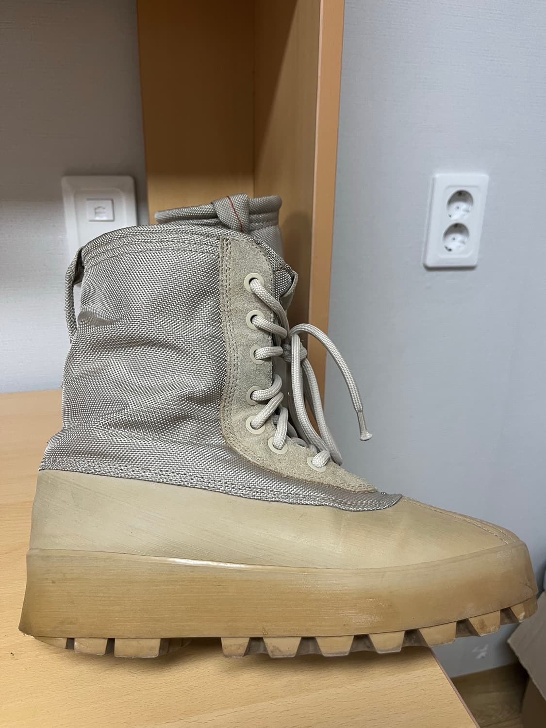 8) 아디다스 이지950 피요테   상품이미지4