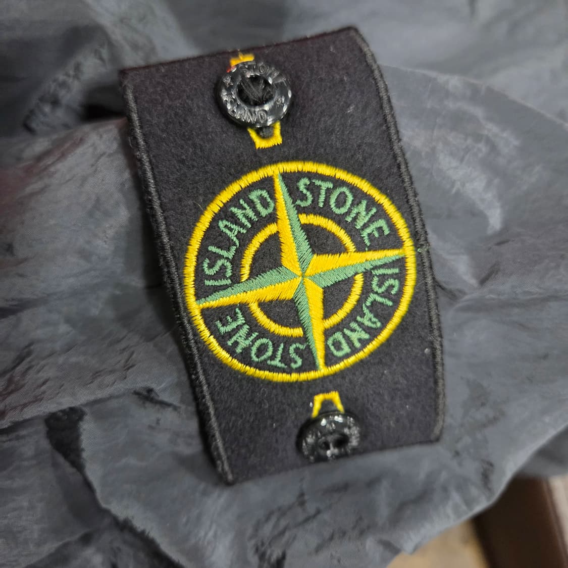 스톤아일랜드 나이론 메탈 맨튼맨 상품이미지2