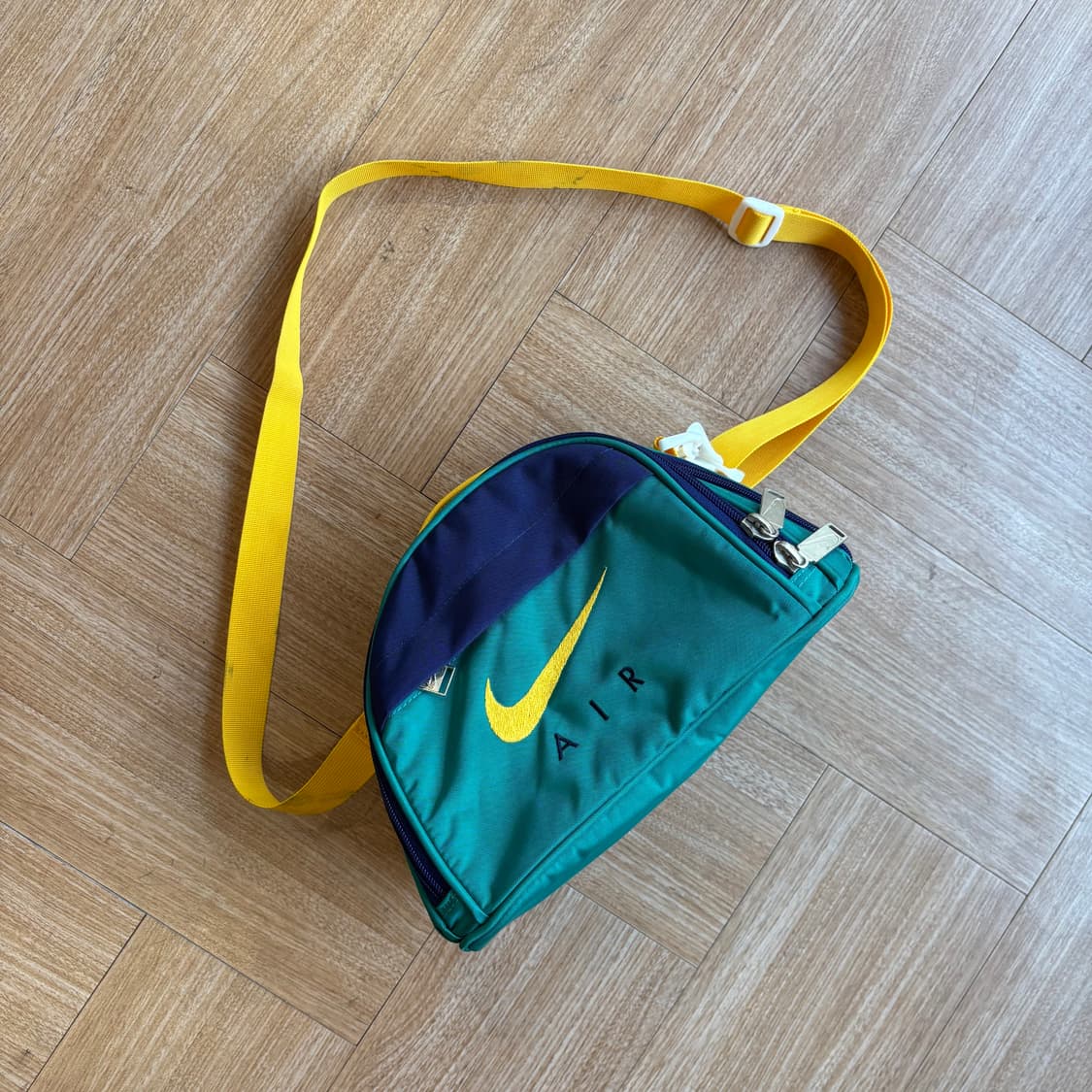 나이키 스우시 레트로 슬링백 상품이미지2