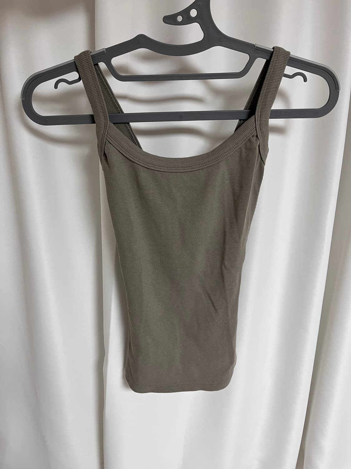 킴서울 111 SLEEVELESS TOP 카키베이지 상품이미지2