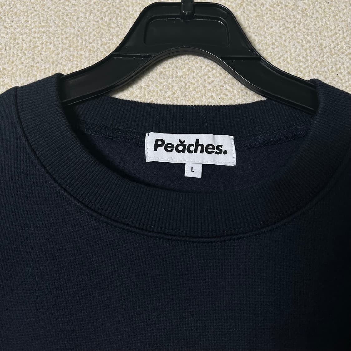  (L) 피치스 유니버스 블랙 맨투맨 상품이미지5