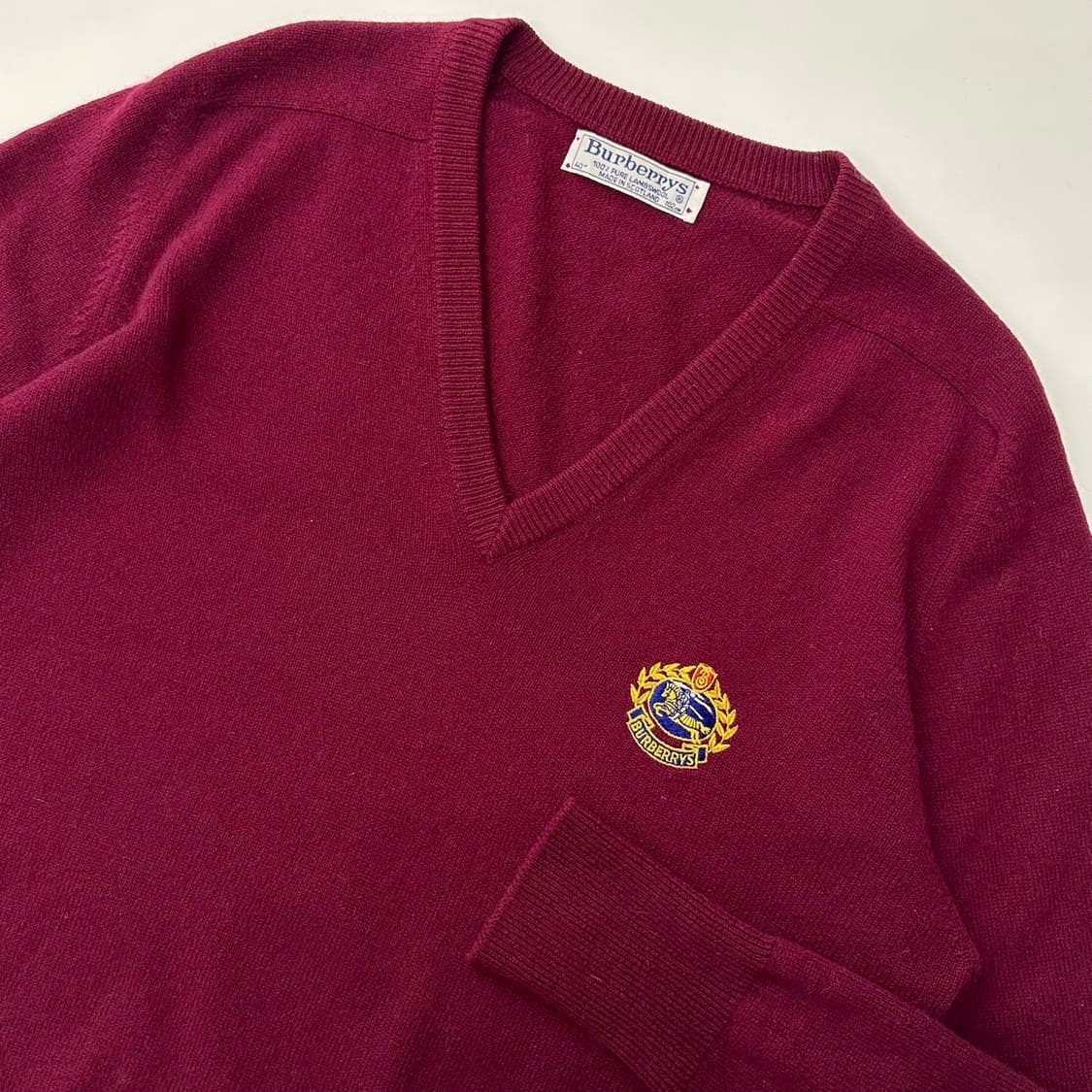 버버리 크레스트 와펜 버건디 램스울 브이넥 니트 상품이미지4