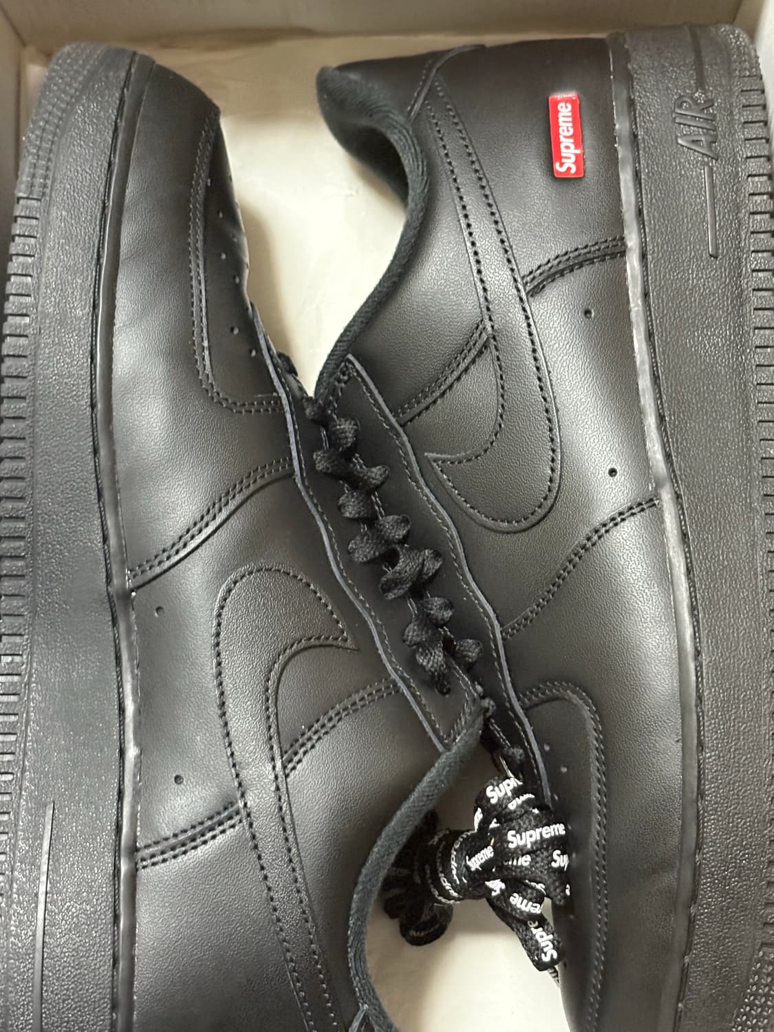 나이키 x 슈프림 에어포스 블랙 상품이미지5