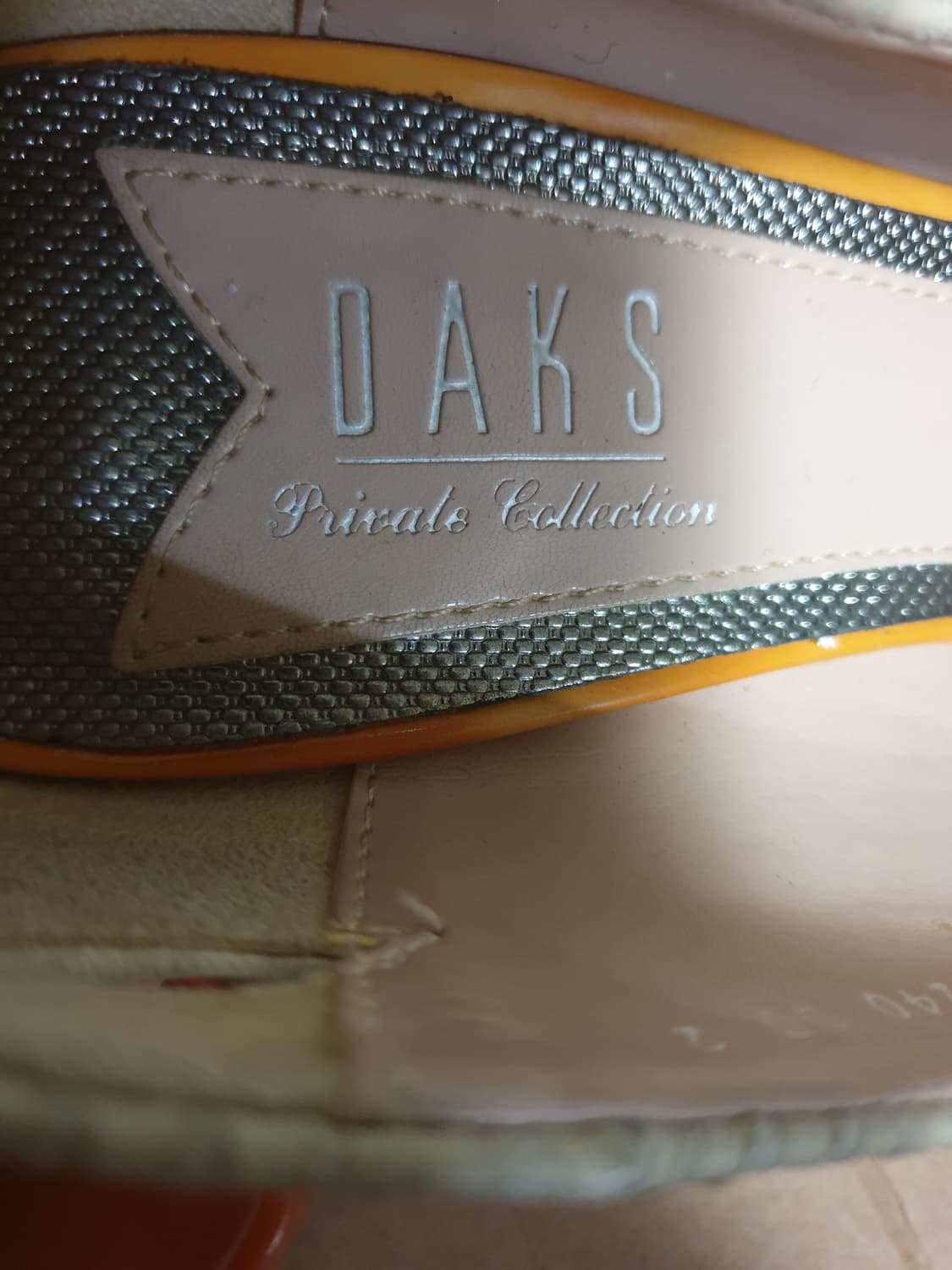 닥스 프라이빗 컬렉션 토파즈큐빅 무아레패턴 하이힐 (240) 굽7cm 상품이미지6