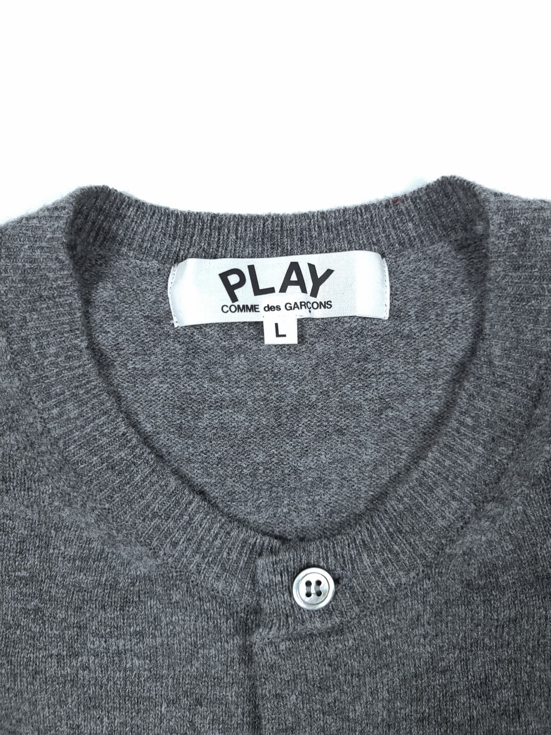 꼼데가르송 여성 라운드넥 플레이 가디건 차콜그레이 상품이미지6