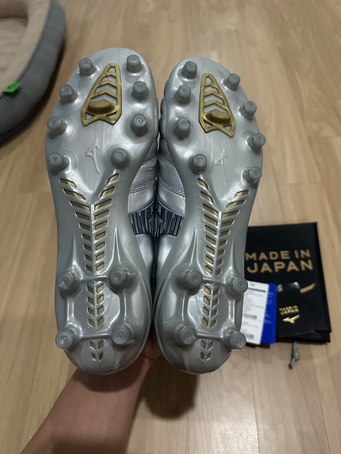 미즈노 모렐리아 네오4 JPN MD 265 플래티넘 실버팩 축구화 상품이미지5