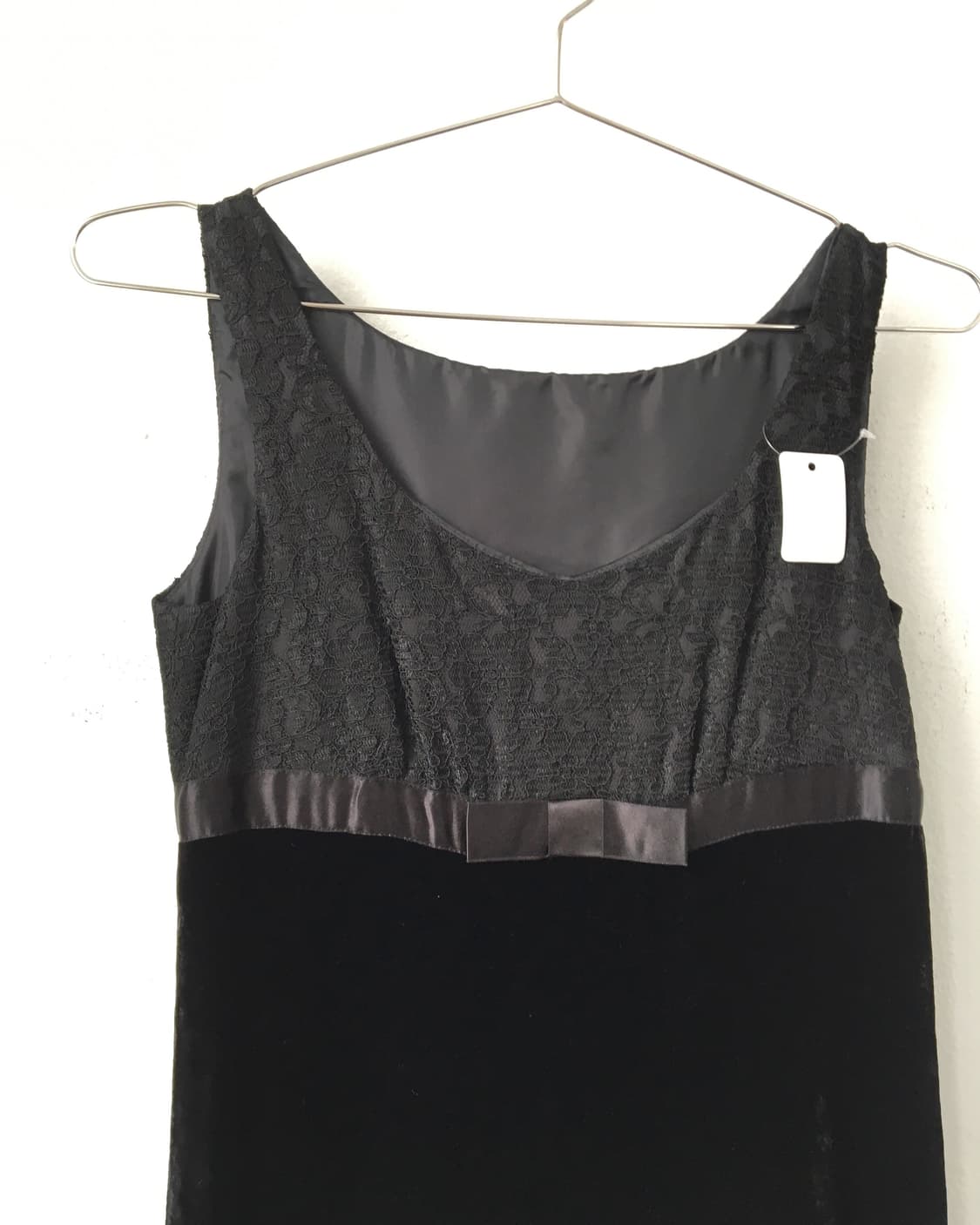 Lace trimming velvet sleeveless onepiece 상품이미지3