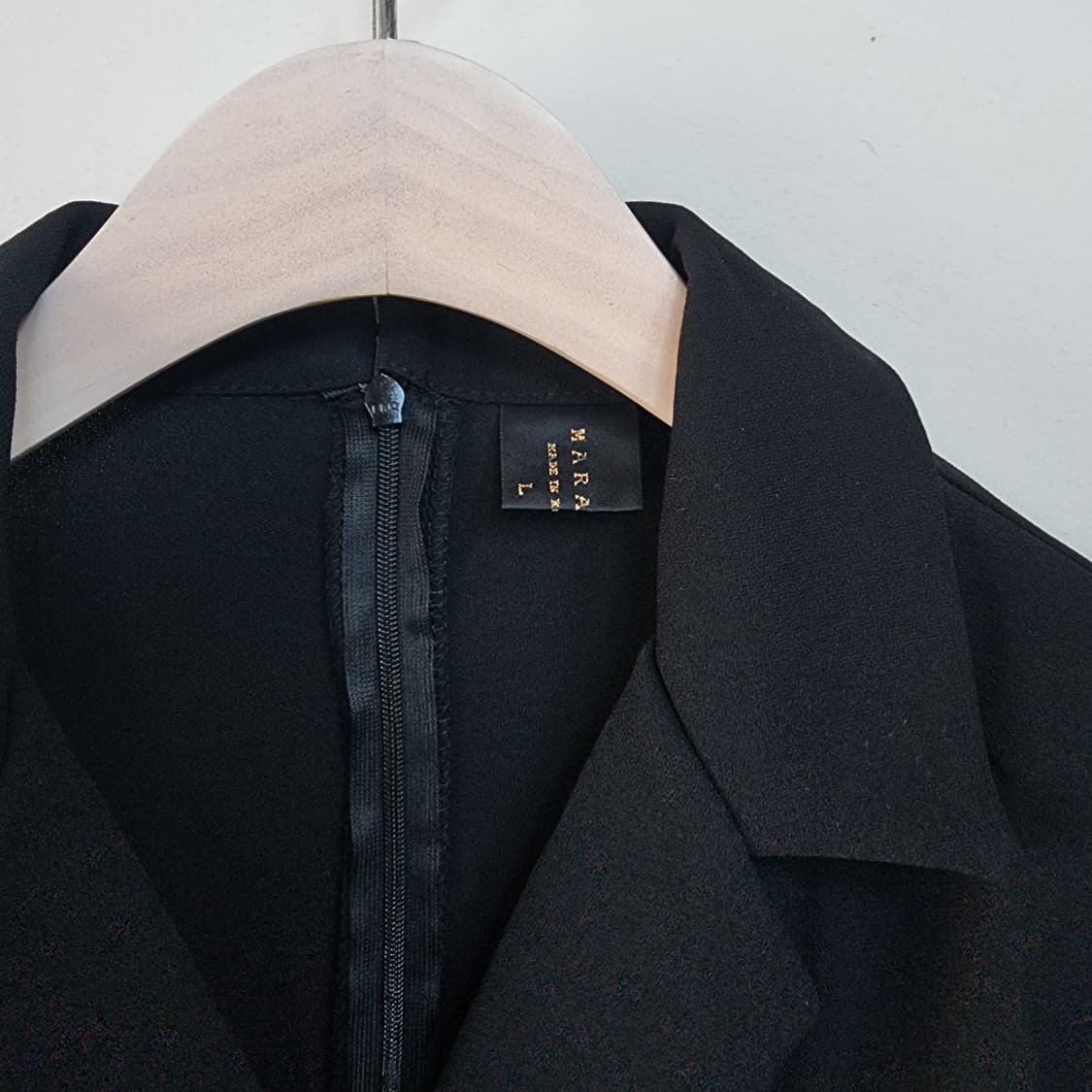 BENITO 테일러드 블랙 랩 스타일 롱 원피스 상품이미지6