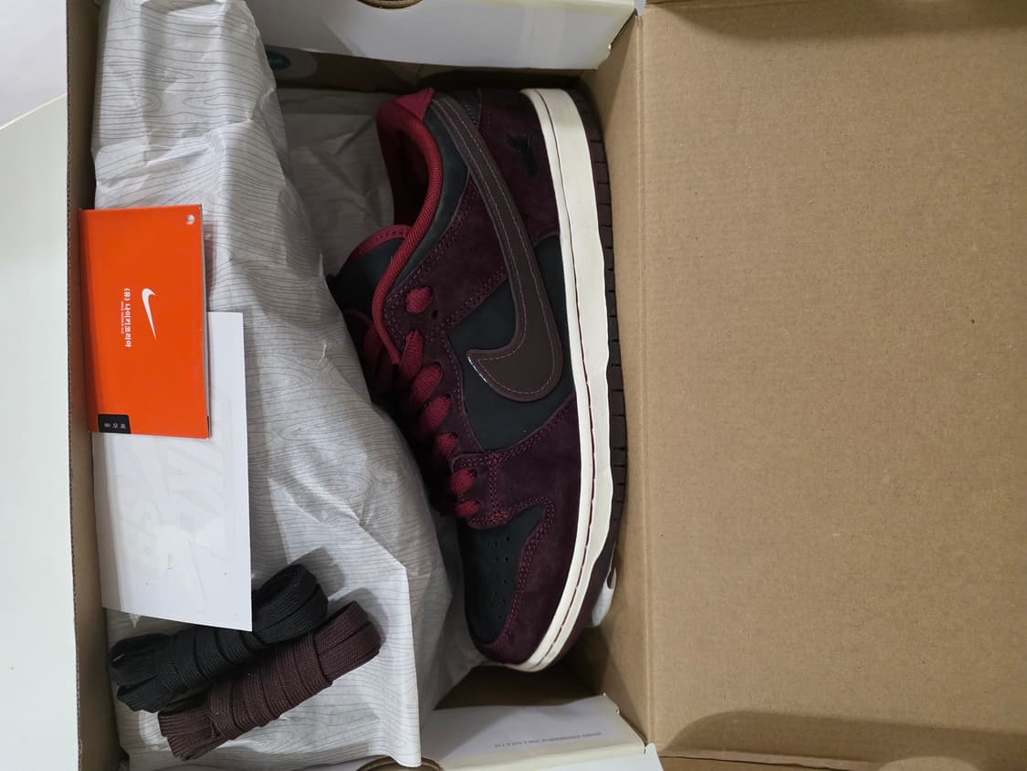 나이키 x 라이엇 스케이트샵 SB 덩크 로우 285 상품이미지1