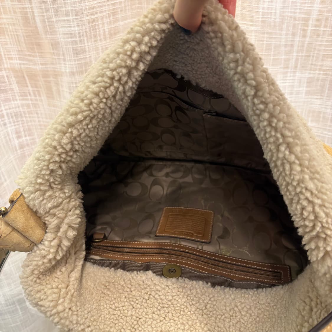 정품 코치 양털 스웨이드 숄더백     상품이미지8