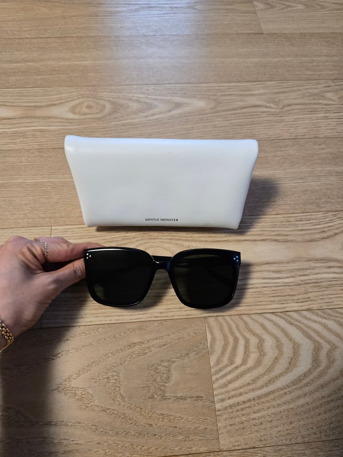젠틀몬스터 DEAR 디어 선글라스 케이스포함 상품이미지1