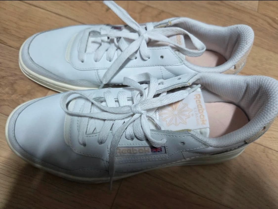 리복 코트 피크 베이지 260 팝니다 상품이미지1