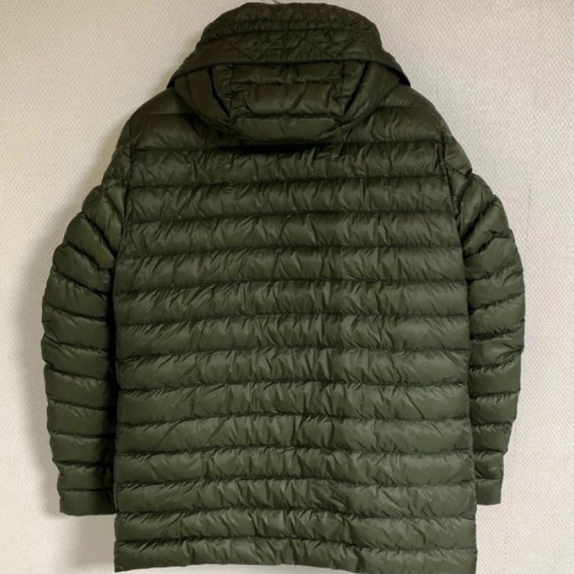 몽클레어 플루톤 카키 후드 경량패딩 2사이즈 상품이미지5