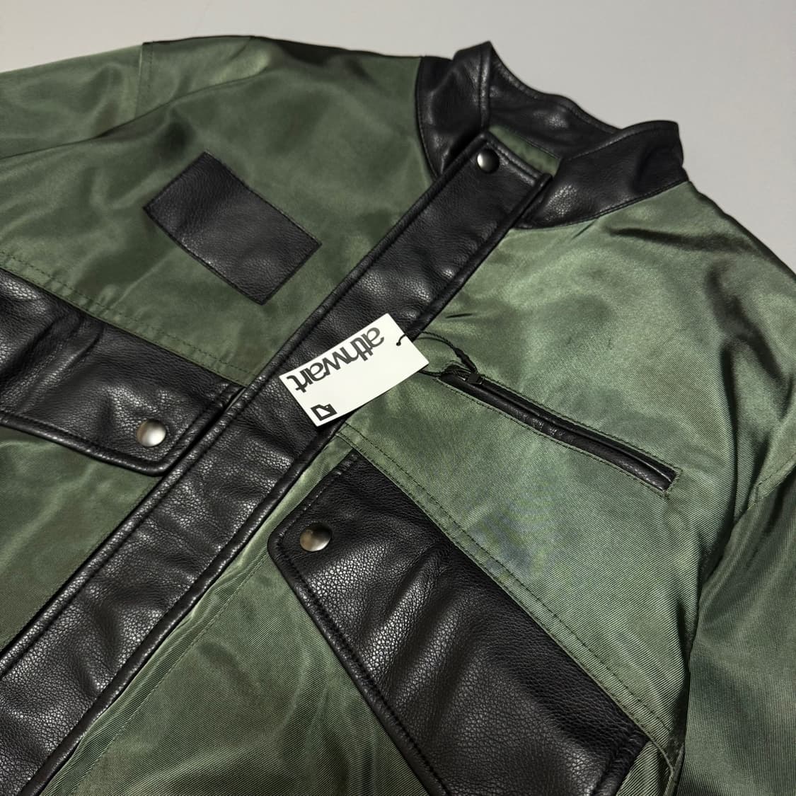 Oriens by 저널스탠다드 올리브컬러 에코레더 디테일 플라이트 자켓 상품이미지4