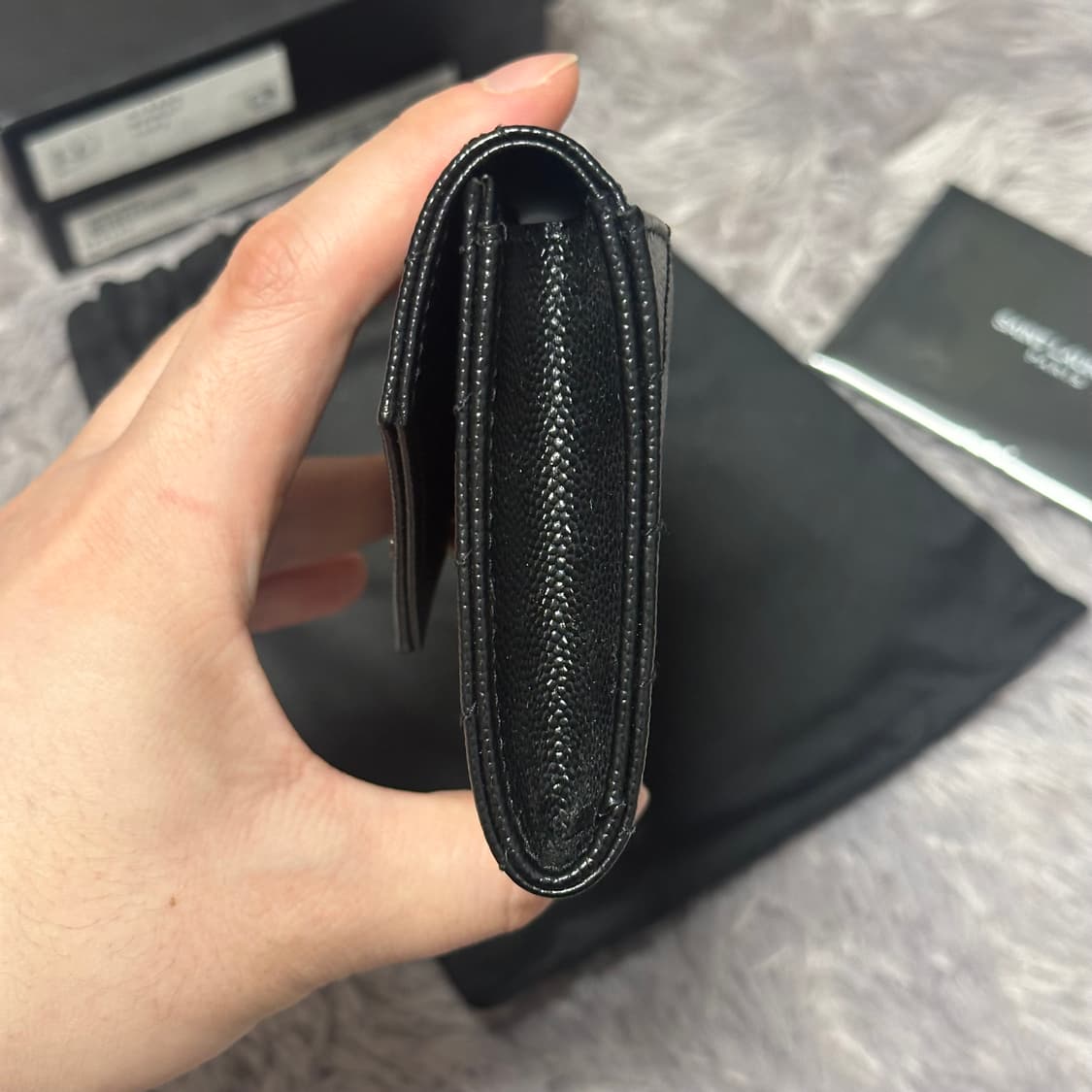 [풀구성] 입생로랑 마틀라세 엔벨로프 중지갑 블랙 상품이미지4