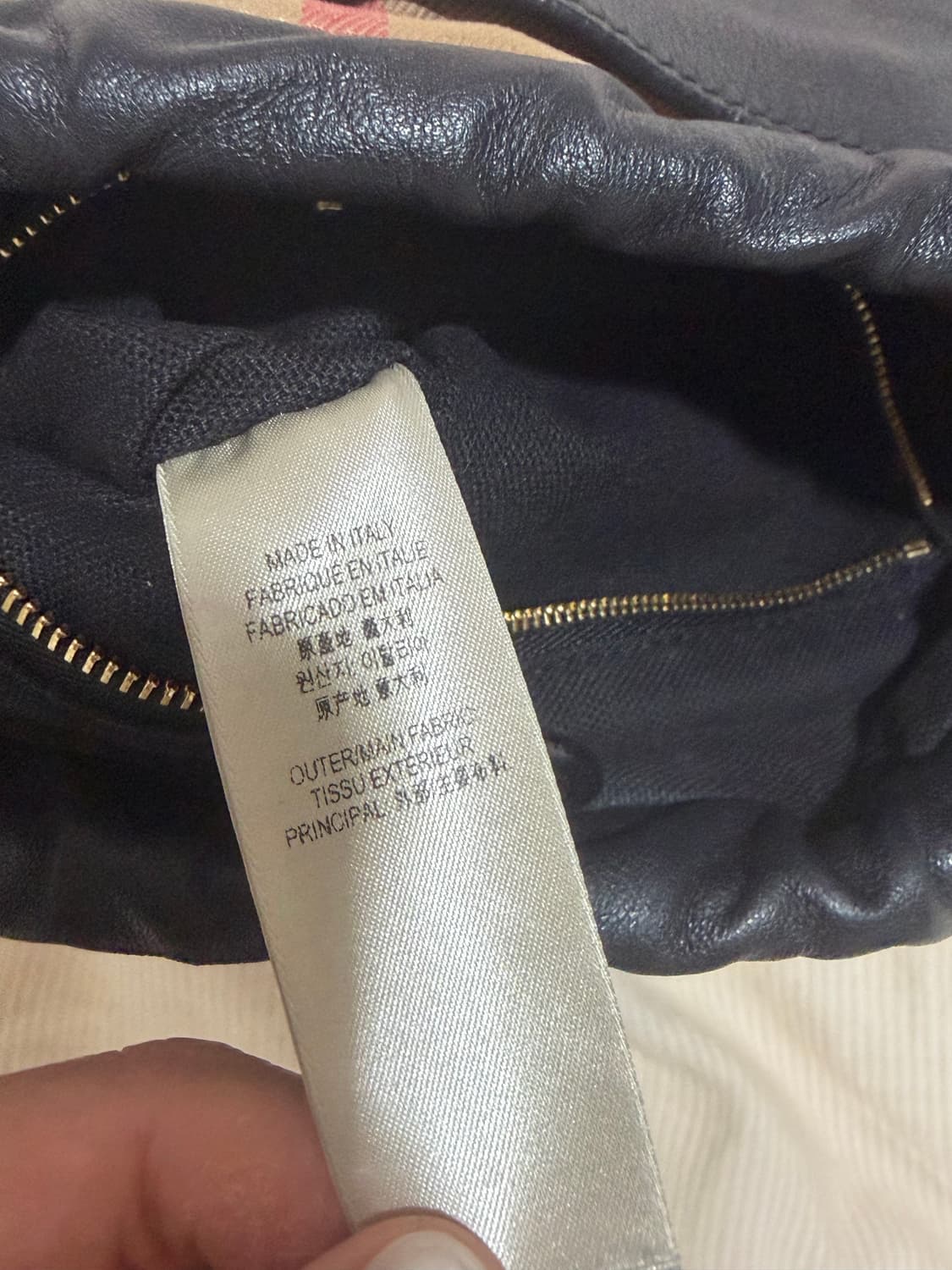 버버리 버킷 리틀 크러쉬 크로스백 상품이미지5