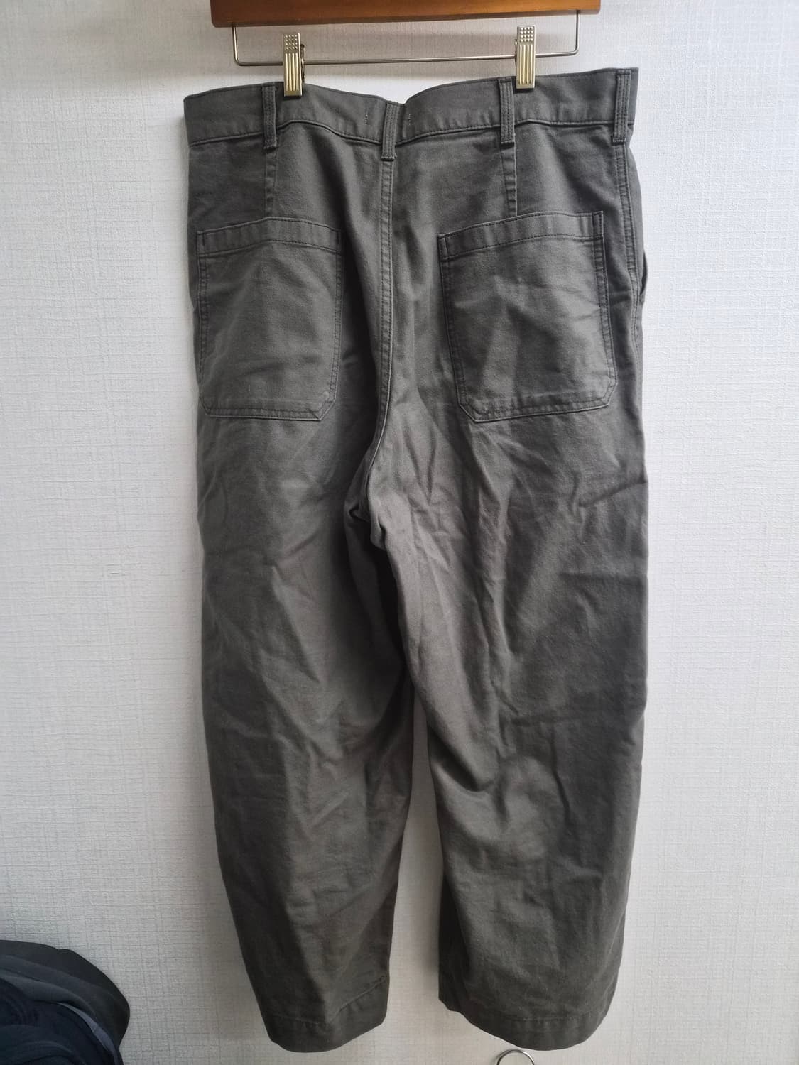 34) 유니클로 U 와이드 파라슈트 카펜터 팬츠 팝니다 상품이미지2