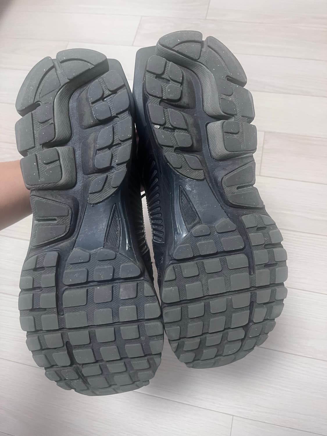 나이키 어콜드월 줌 보메로 블랙 상품이미지4