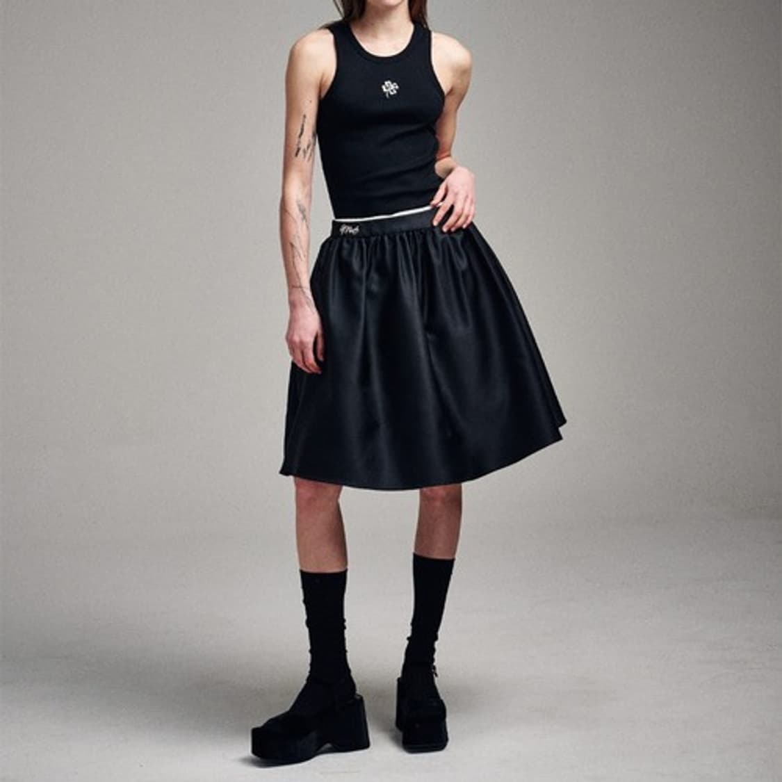 마르디메크르디 블랙 플레어 스커트 상품이미지1