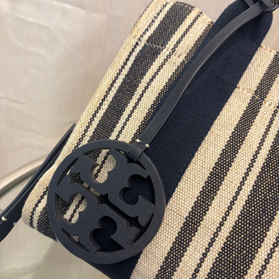 정품 토리버치 스트라이프 캔버스 토트백  상품이미지4