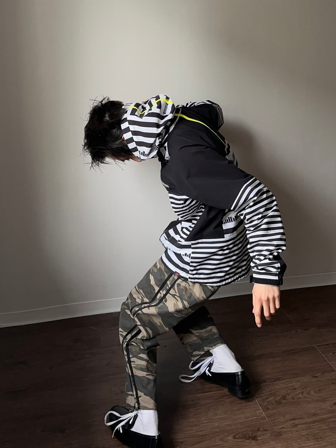 New Balance Golf 이레귤러 스트라이프 윈드 브레이커 상품이미지4