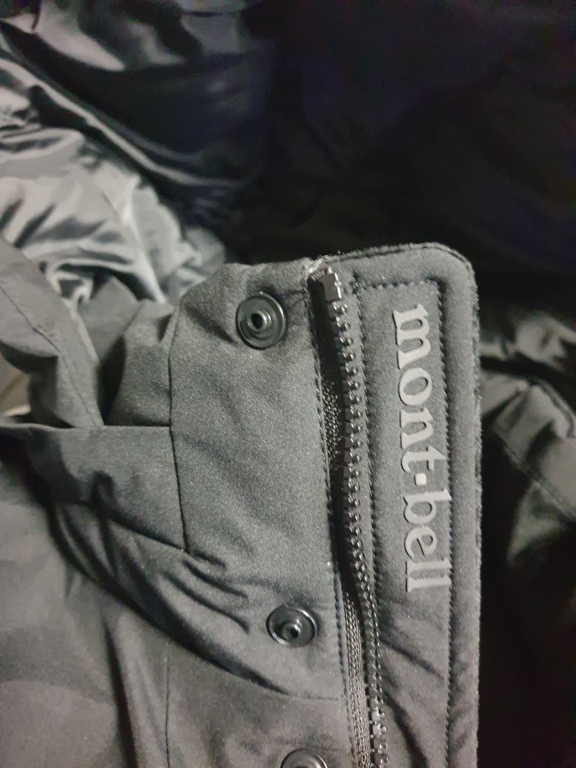 (24FW) 몽벨 방수 방풍 사파리 패딩 점퍼 블랙 (110) 상품이미지4