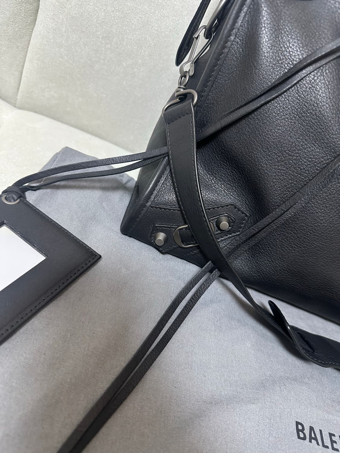 [S급 정품] 발렌시아가 시티 모터백 미디움 상품이미지3