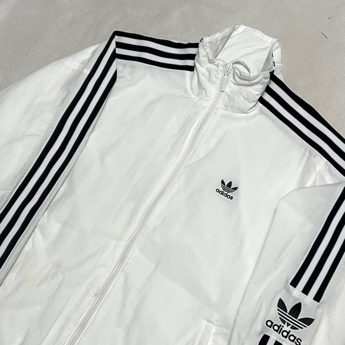  S 아디다스 화이트 바람막이 상품이미지1
