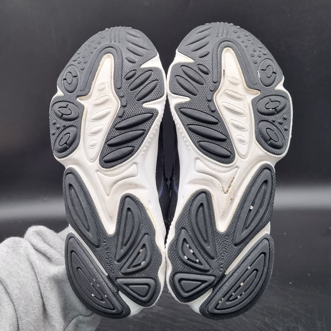 아디다스 오즈위고 블랙 운동화230. 상품이미지3