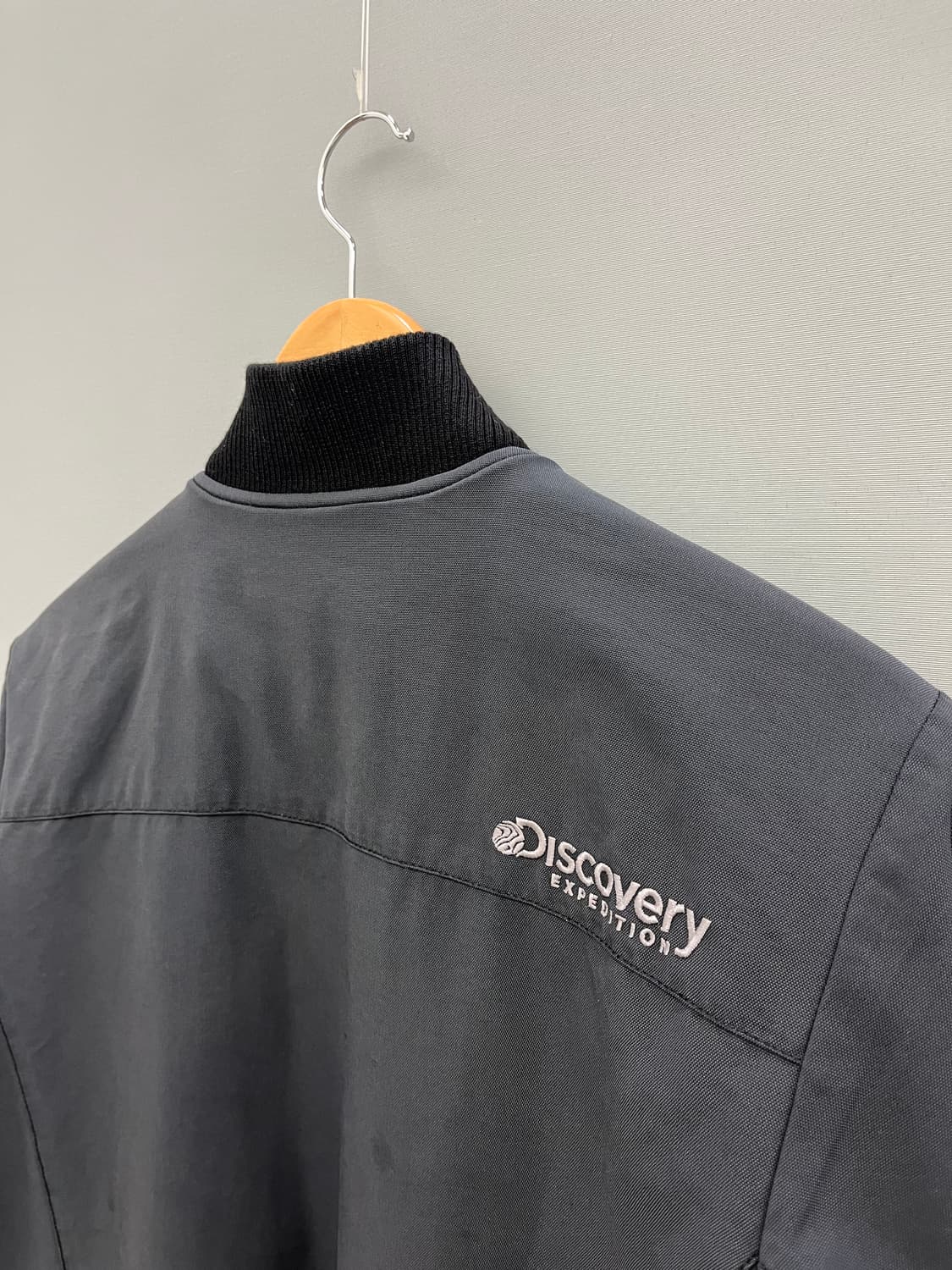 디스커버리 봄버 자켓 상품이미지8