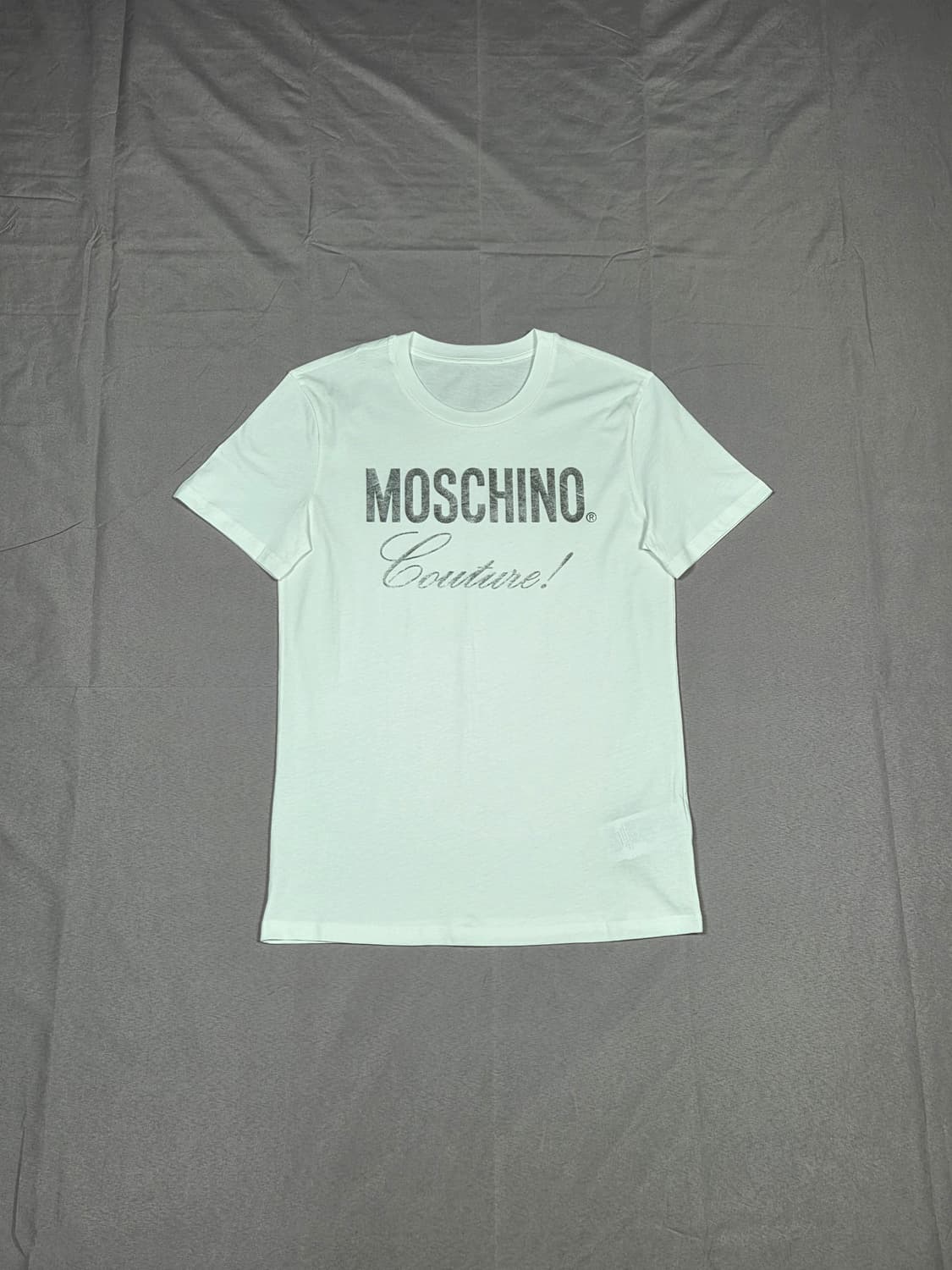 (새상품) [모스키노] 꾸뛰르 실버 로고 반팔 티셔츠 | S00080 상품이미지1