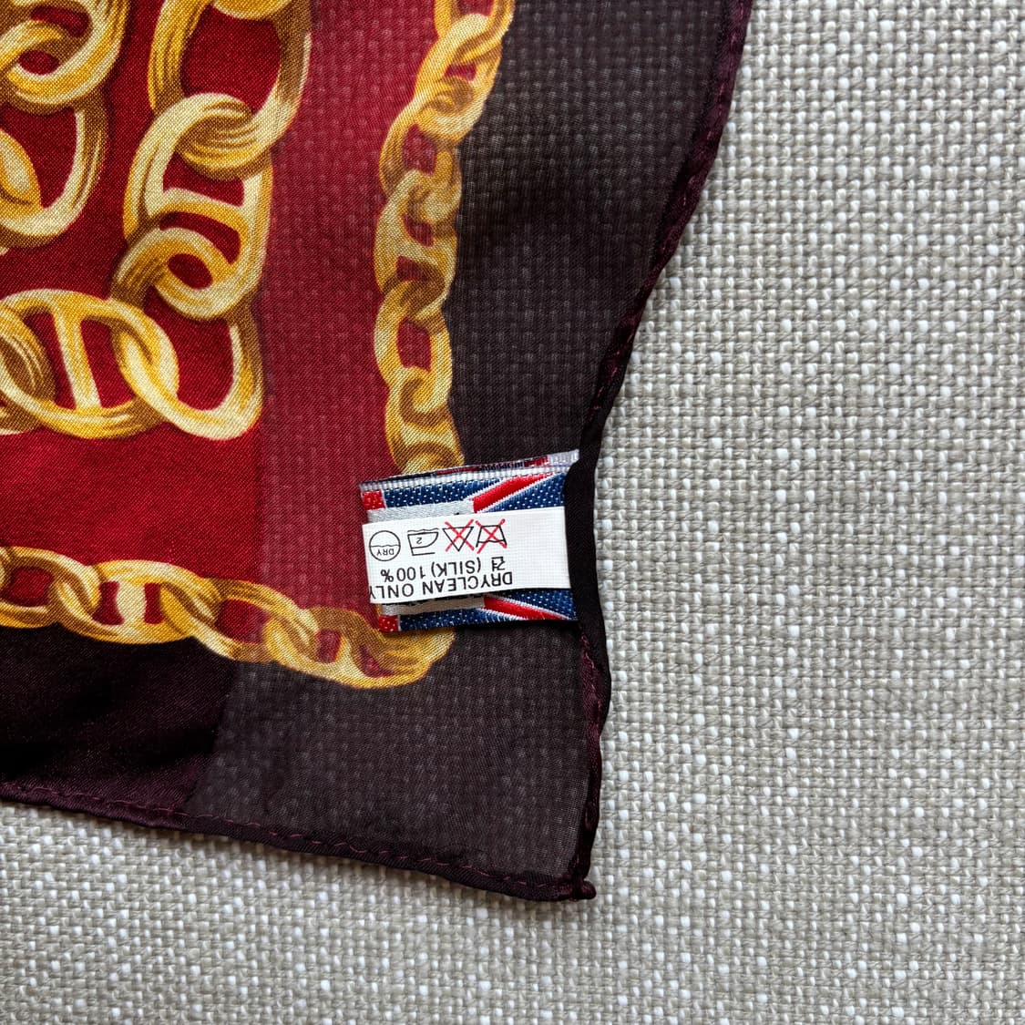 슬래진저(Slazenger)빈티지 스타일의 체인 패턴 실크 스카프 상품이미지10