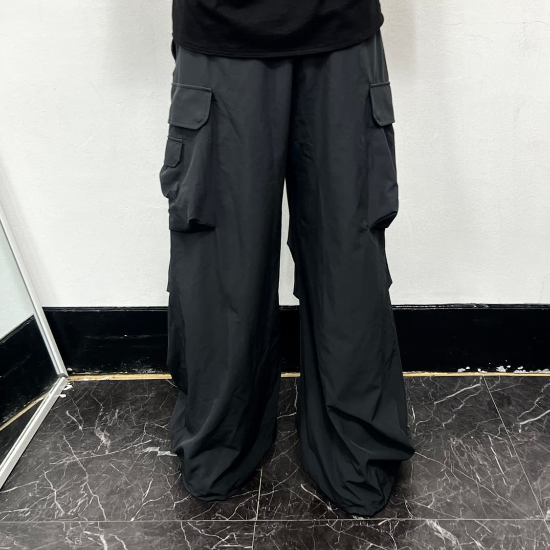 아디다스 블랙 카고 와이드 트랙 팬츠 상품이미지3