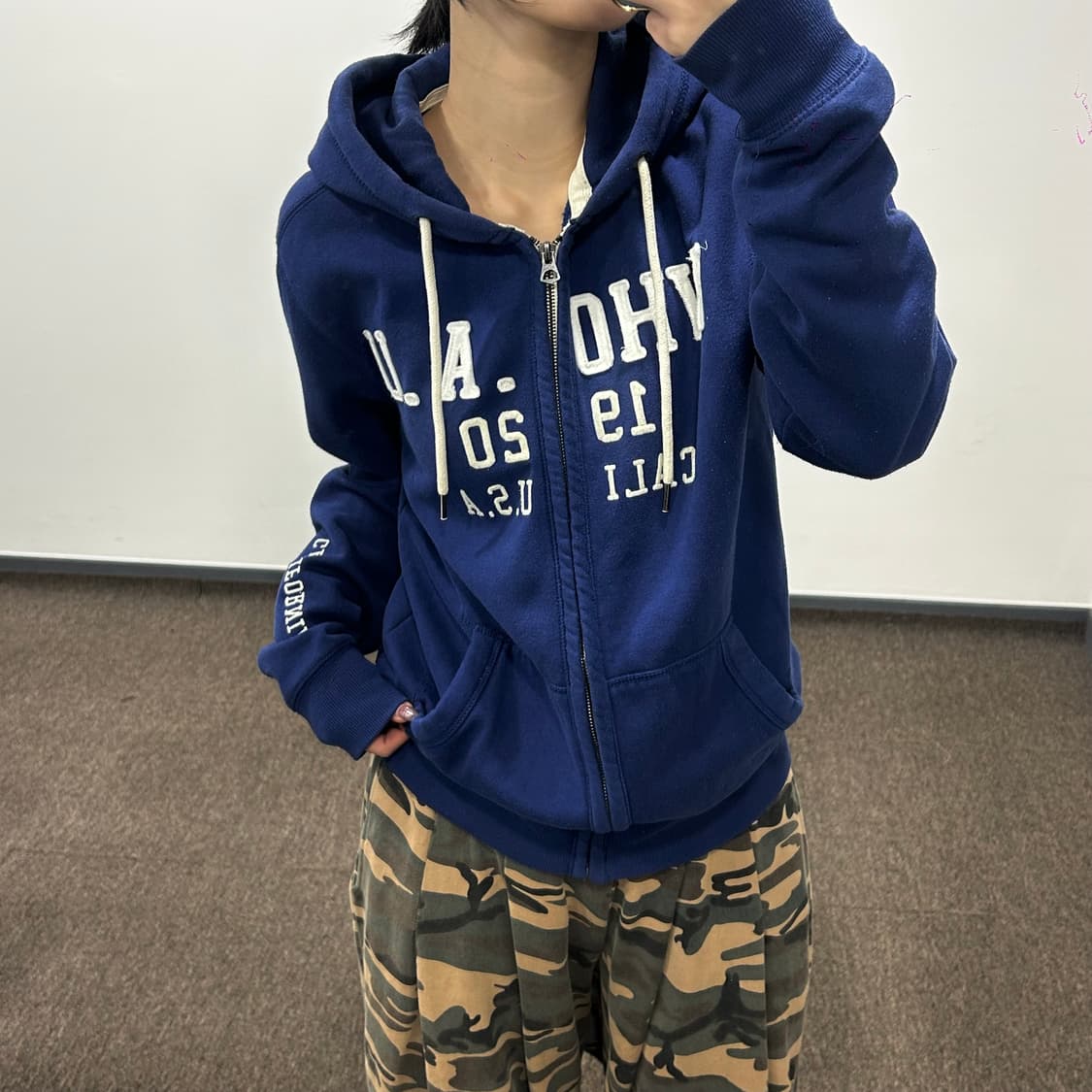 Who A U 후아유 화이트 로고 사이트 포인트 딥블루 후드집업 상품이미지2