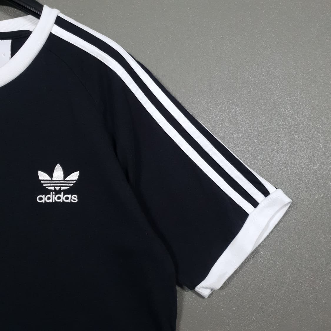 S (90) 아디다스 유로파 파이어버드 로고 삼선 링거티 반팔티 블랙 상품이미지3
