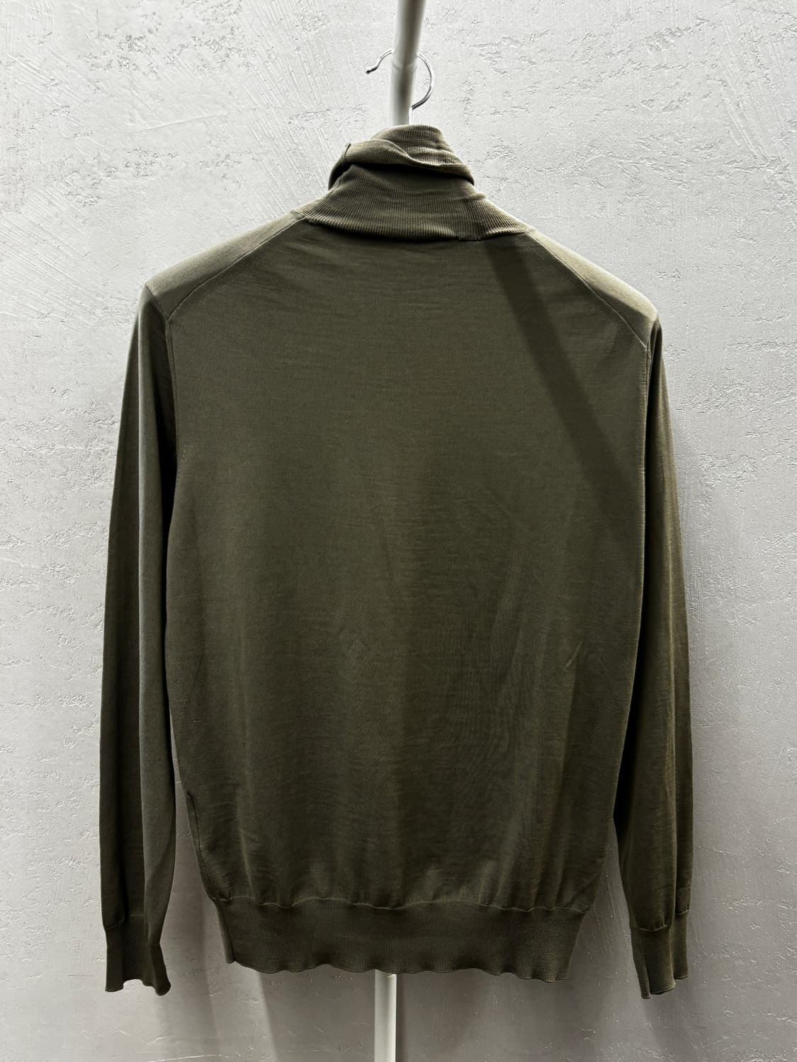 Lardini 라르디니 올리브색 터틀넥 니트 상품이미지6