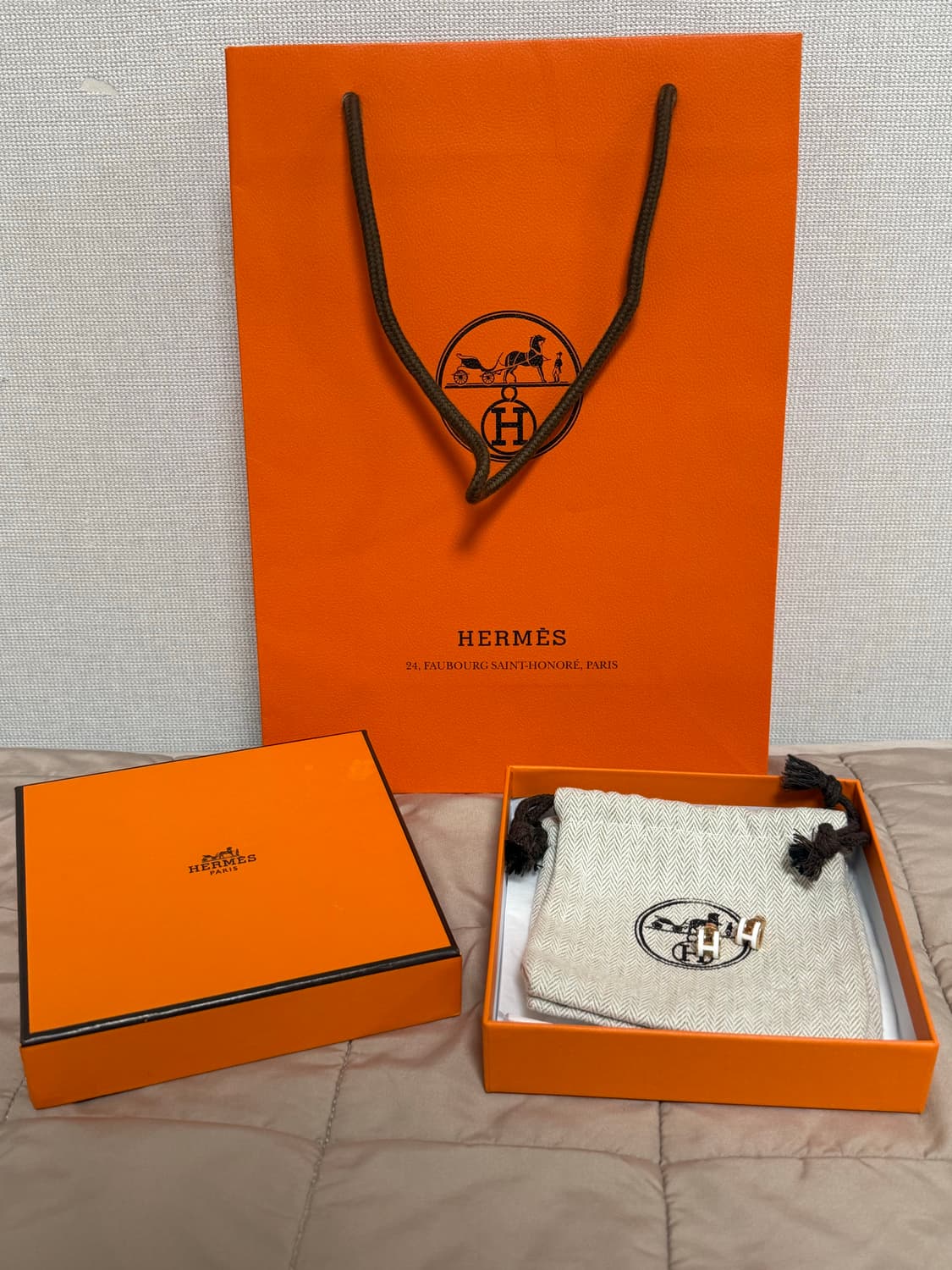 에르메스 팝아슈 미니 귀걸이 블랑 상품이미지1