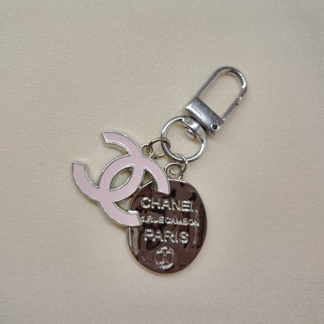 2+1 행사) 샤넬 키링 빈티지 펜던트 핑크 코인 cc 상품이미지5