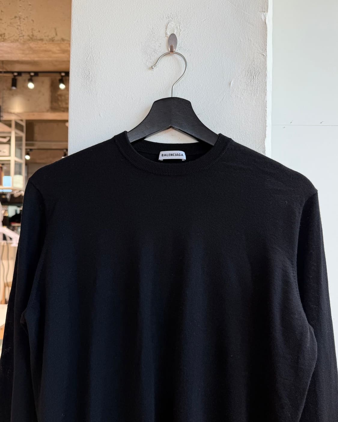 발렌시아가 블랙 백로고 라운드 니트  상품이미지3