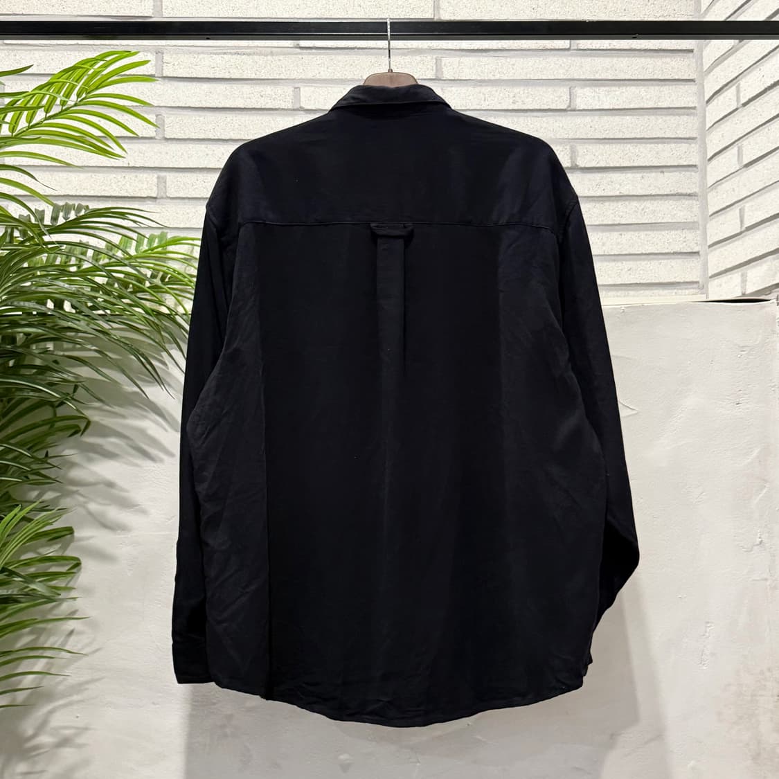 EURO VINTAGE 캐주얼 스웨이드셔츠 투포켓 메탈버튼 디테일 블랙 상품이미지3