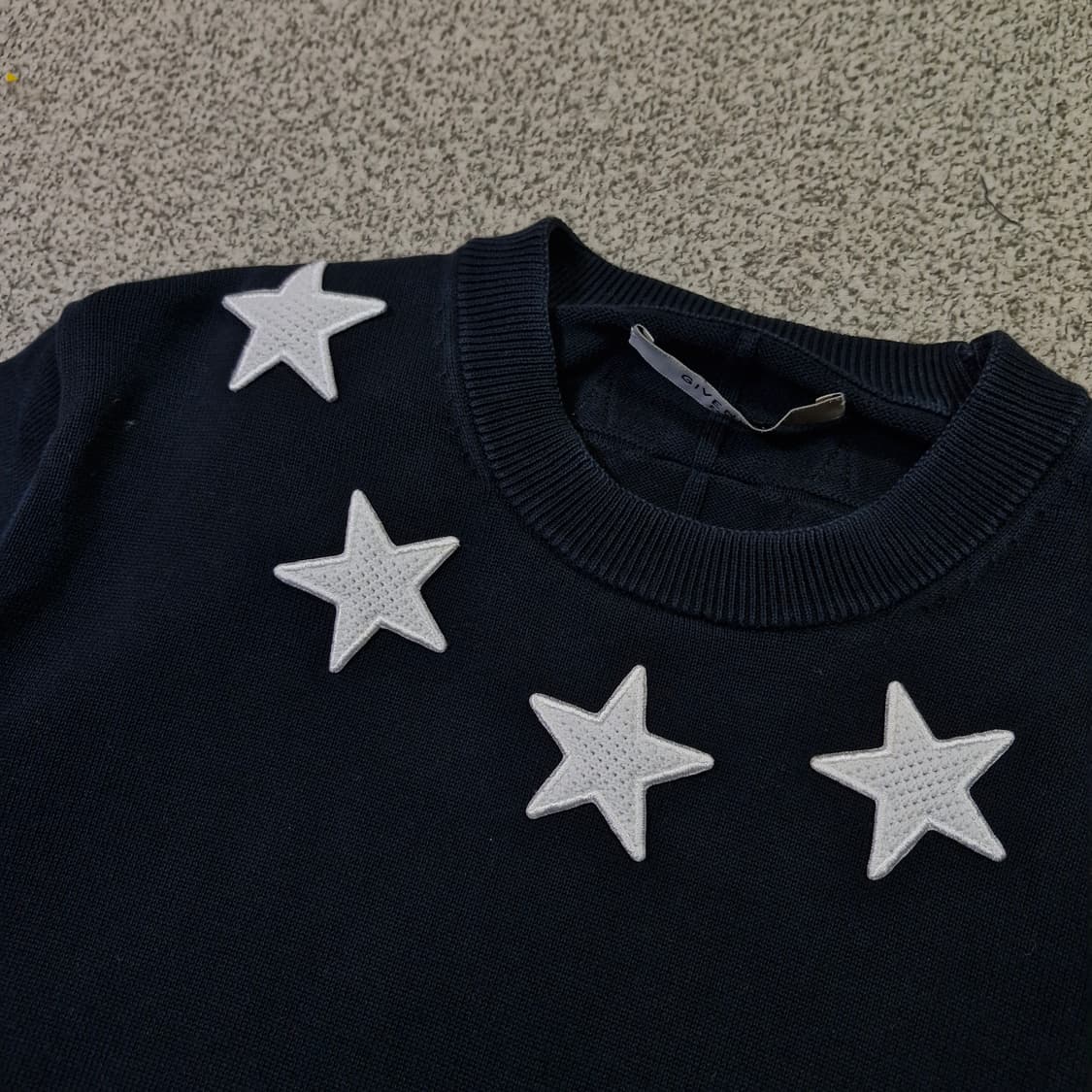 지방시 스타패치 맨투맨 상품이미지2