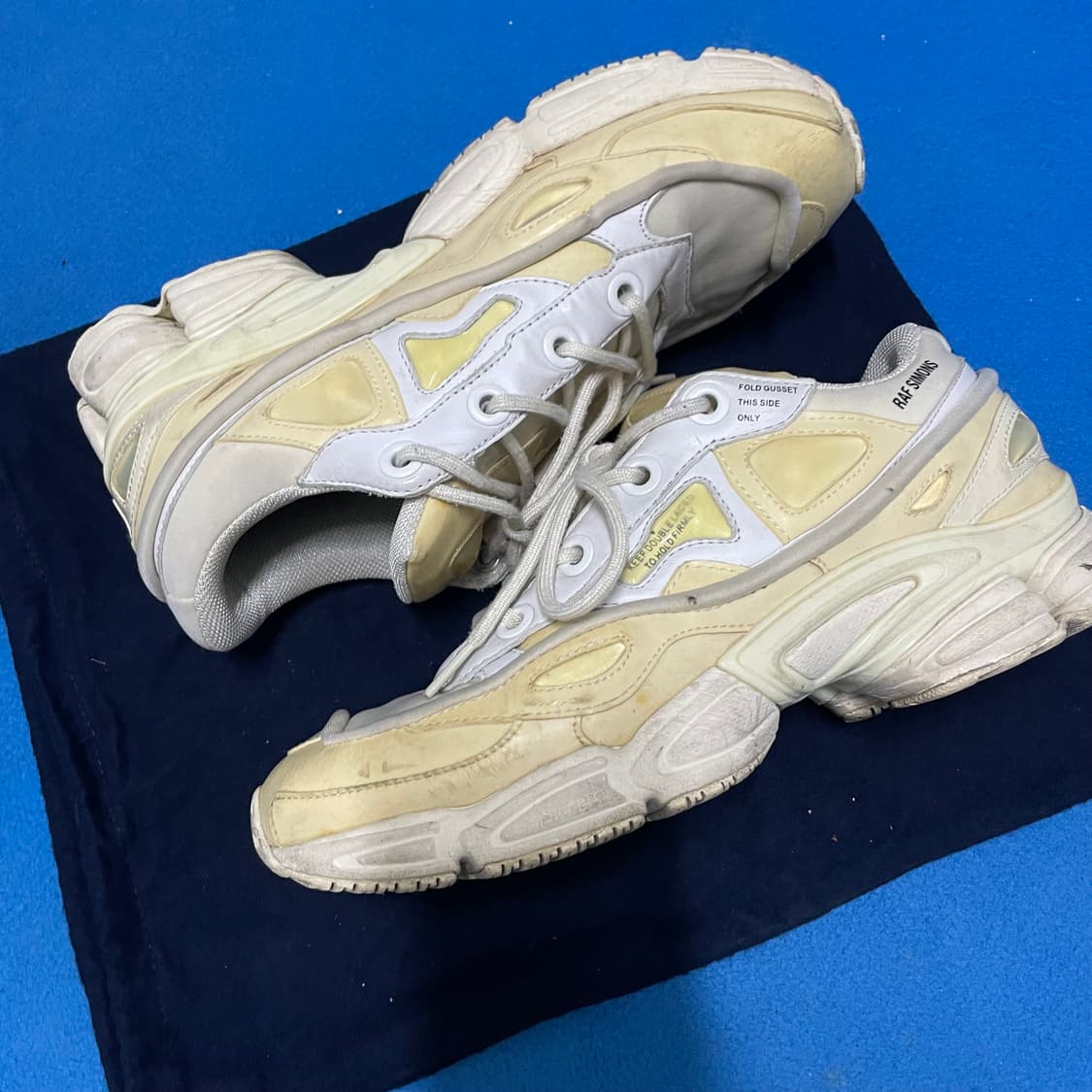 라프시몬스 아디다스 오즈위고 US9 상품이미지1