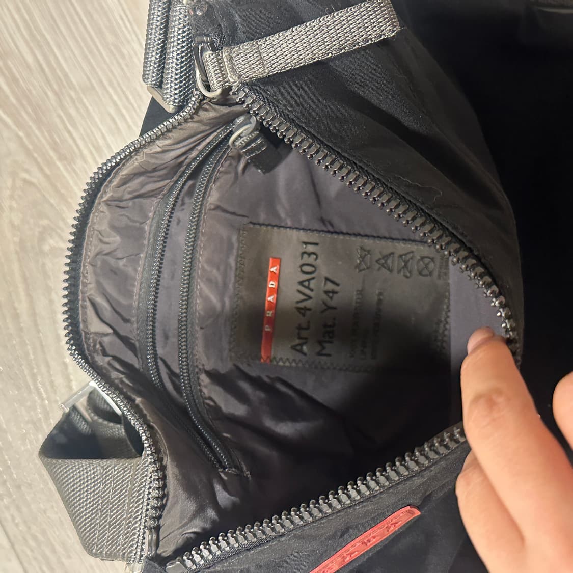 PRADA 90’s 나일론 샤코슈 백 상품이미지4