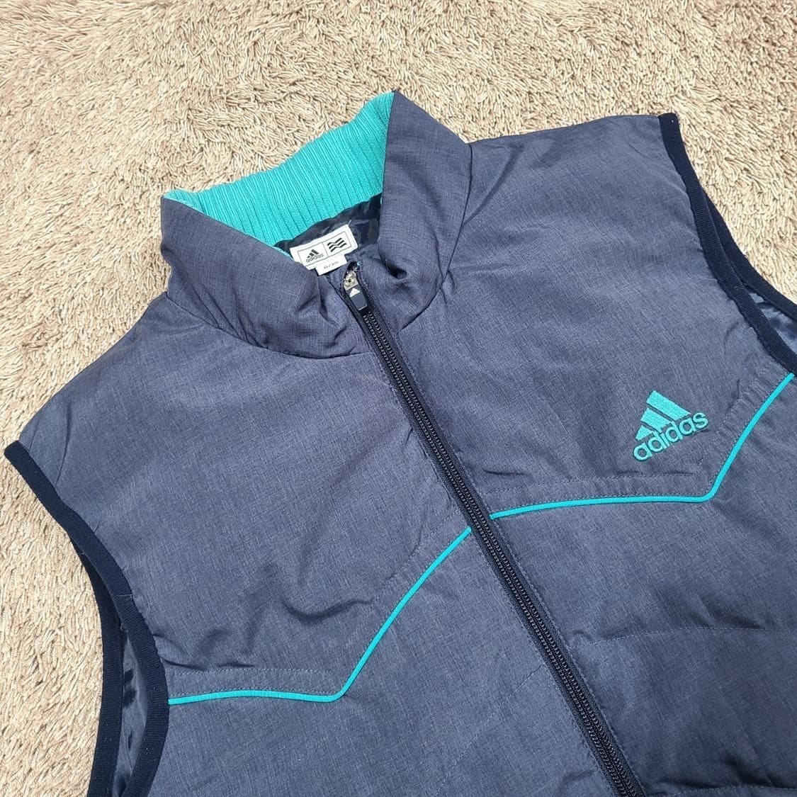 아디다스 다운패딩 ​​​조끼 상품이미지2